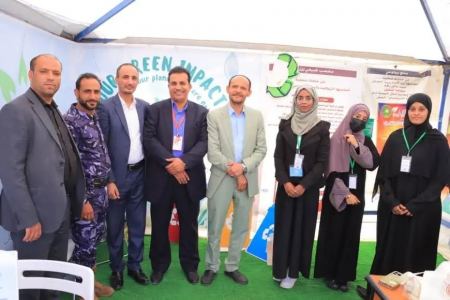 جامعة العلوم الحديثة تدعم ريادة "أثرنا أخضر": شراكة نحو "صفرية الهدر" في معرض الطاقة